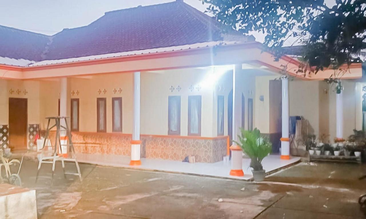 Homestay Bukit Pamoyanan 2 Redpartner Bukanagara Bagian luar foto